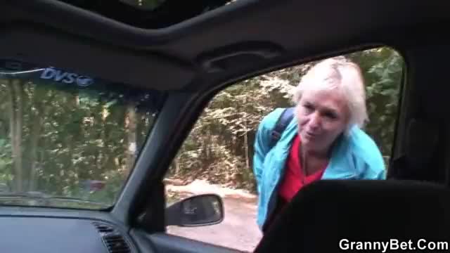 Old bitch gets nailed in the car by a stranger