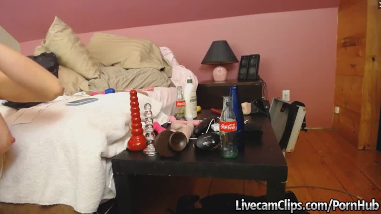 Hot MILF Shoving Big Dildo In Her Ass On Webcam